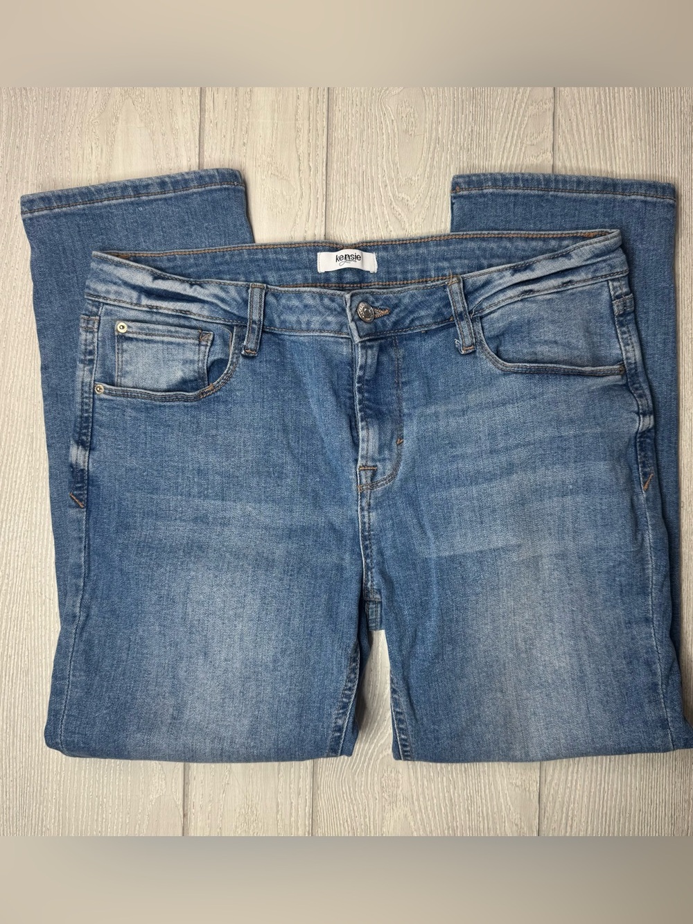 Kenzie jeans, crop, regular wash, stretch, straight, size 10